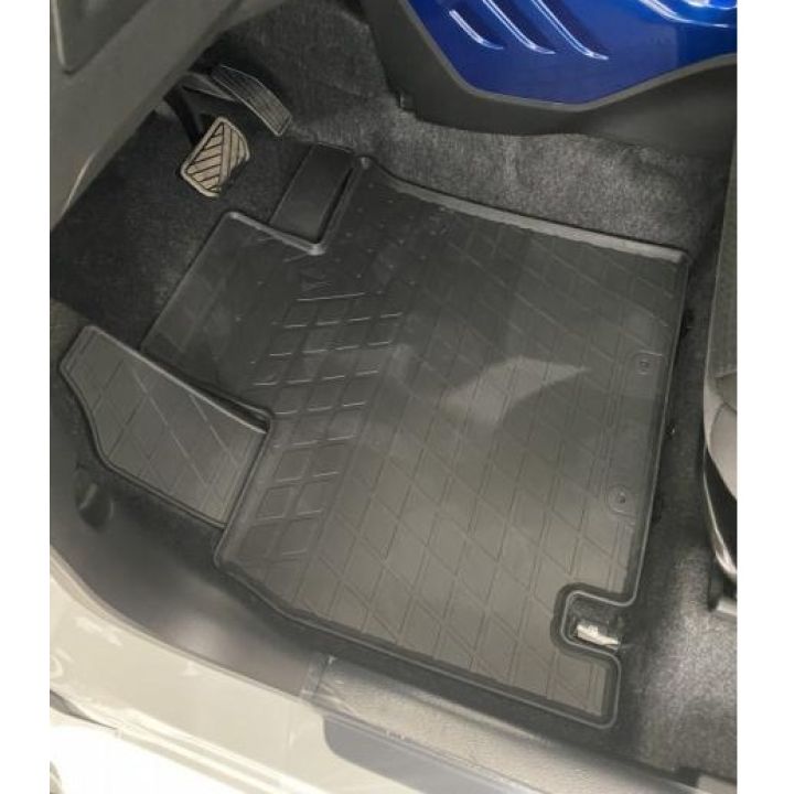 Коврики в салон для Suzuki Ignis '16-, резиновые черные (Stingray)